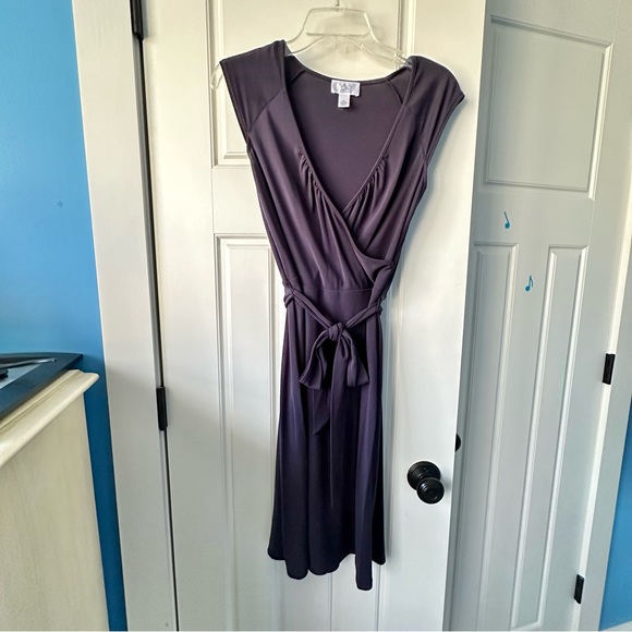 LOFT Timeless Faux Wrap Navy Blue Dress w/Belt & Side Zip- 4 Petite - Picture 3 of 13